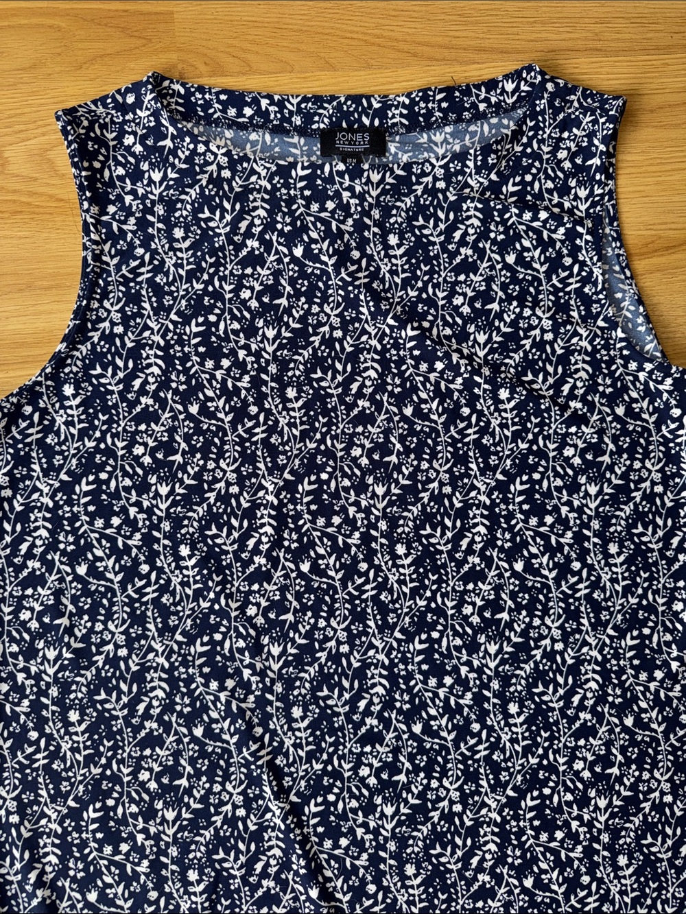 Jones New York Size Medium M Women’s Navy White Sleeveless Patterned Tank Top - Picture 8 of 10